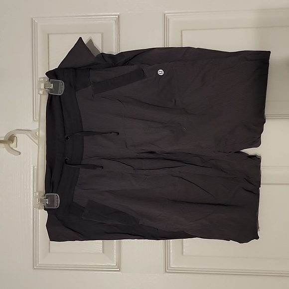 Lululemon Unlined Joggers, size 4, bootcut - Picture 1 of 4